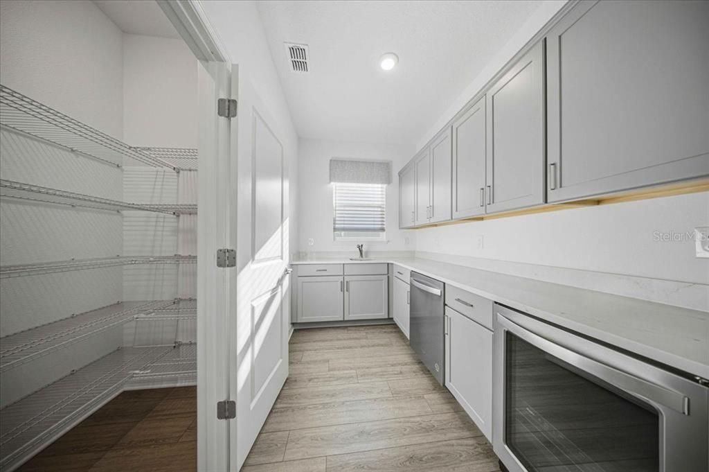 For Sale: $510,000 (4 beds, 3 baths, 3034 Square Feet)