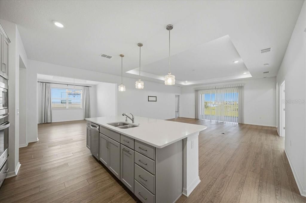 For Sale: $510,000 (4 beds, 3 baths, 3034 Square Feet)
