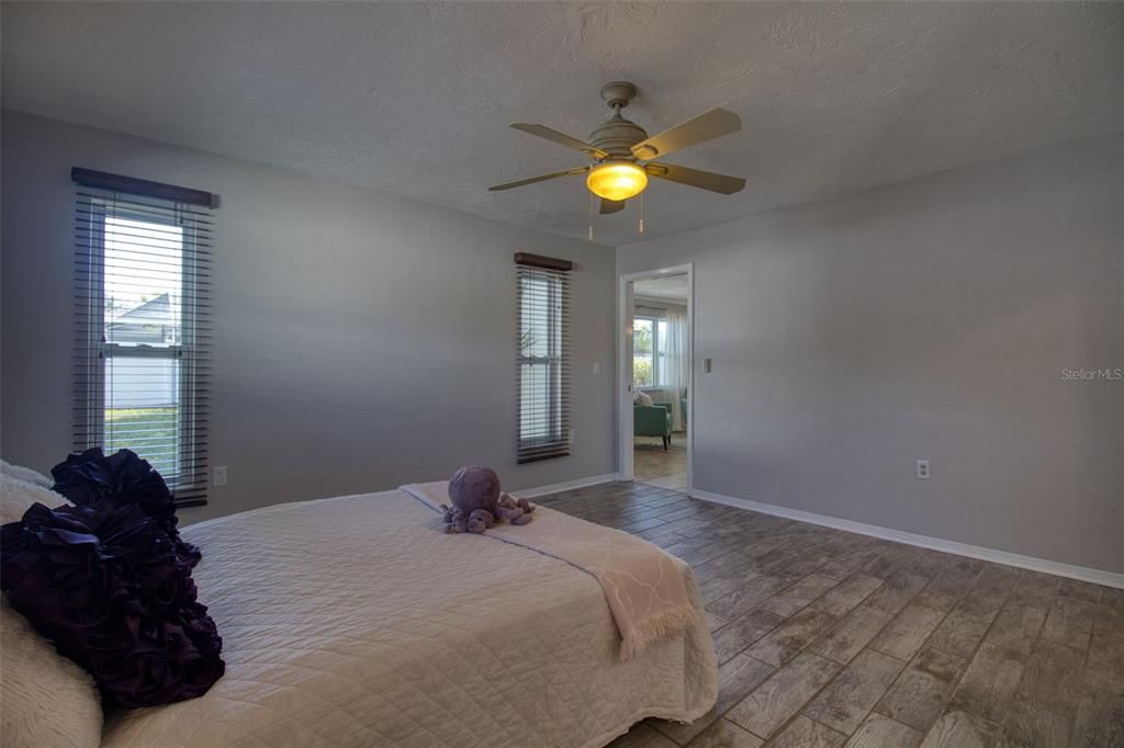 For Sale: $499,900 (3 beds, 2 baths, 1858 Square Feet)