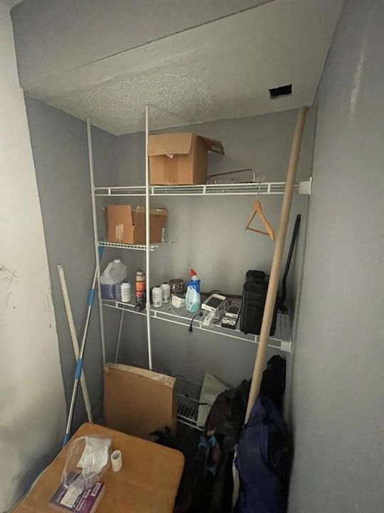 For Sale: $258,900 (1 beds, 1 baths, 680 Square Feet)