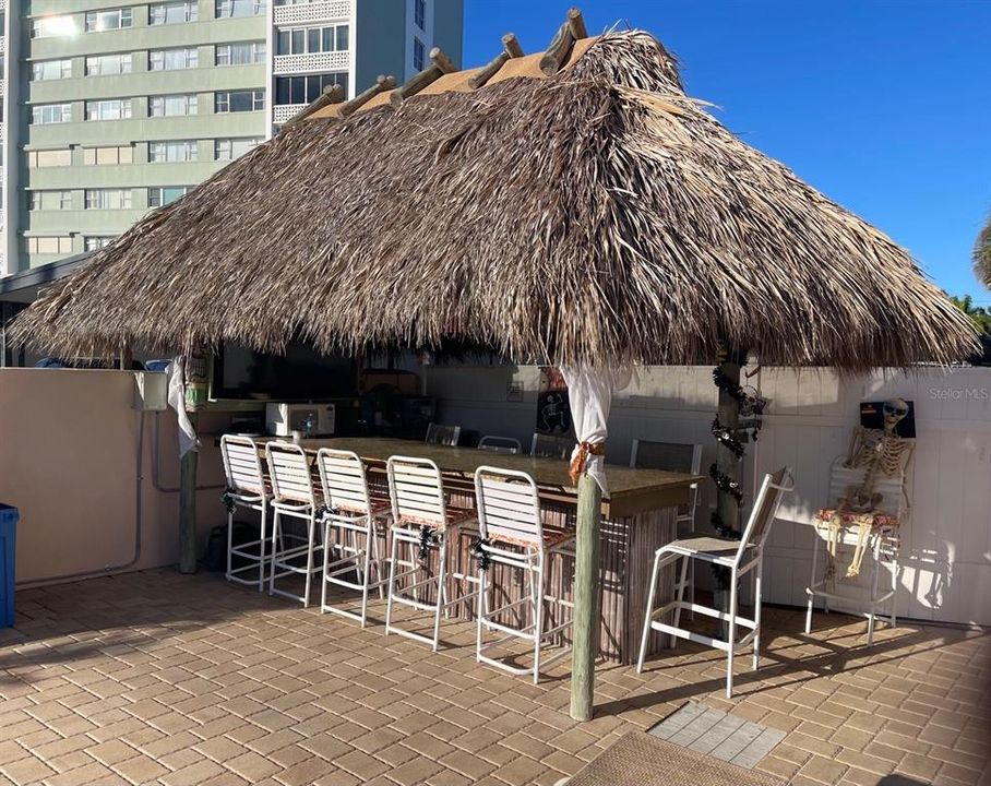 For Sale: $258,900 (1 beds, 1 baths, 680 Square Feet)