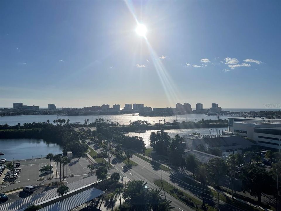 For Sale: $258,900 (1 beds, 1 baths, 680 Square Feet)