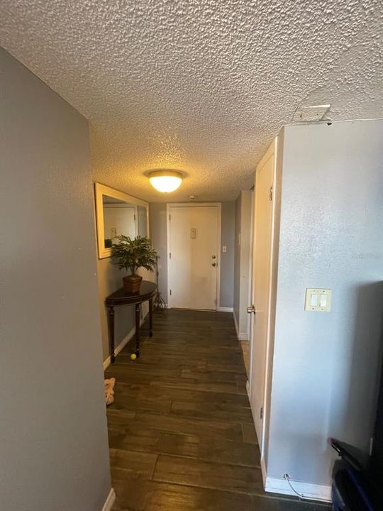 For Sale: $258,900 (1 beds, 1 baths, 680 Square Feet)