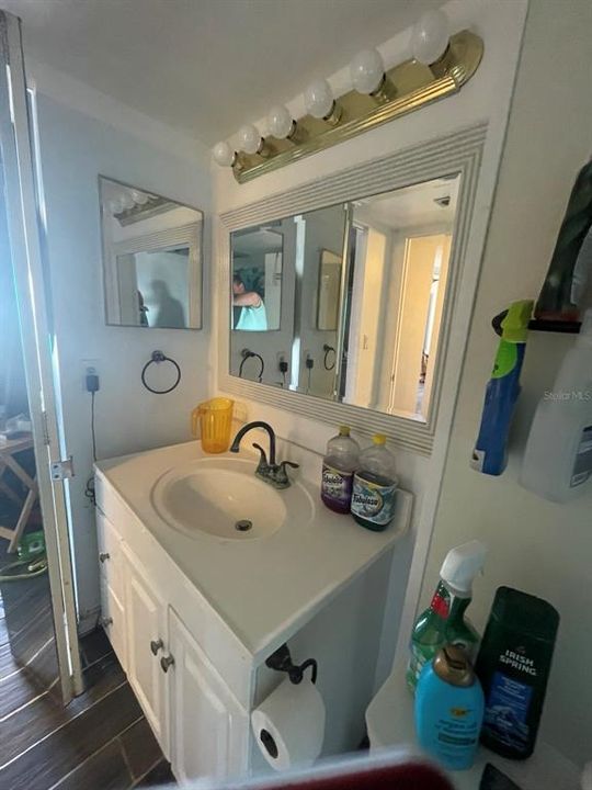For Sale: $258,900 (1 beds, 1 baths, 680 Square Feet)