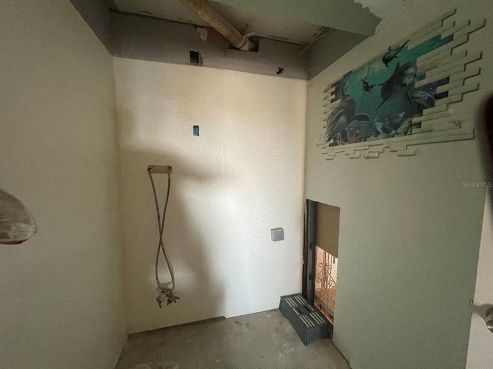 For Sale: $258,900 (1 beds, 1 baths, 680 Square Feet)