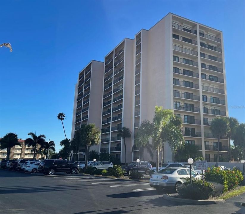 For Sale: $258,900 (1 beds, 1 baths, 680 Square Feet)