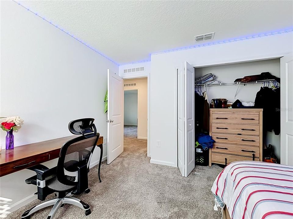 На продажу: $449,990 (5 спален, 2 ванн, 2388 Квадратных фут)