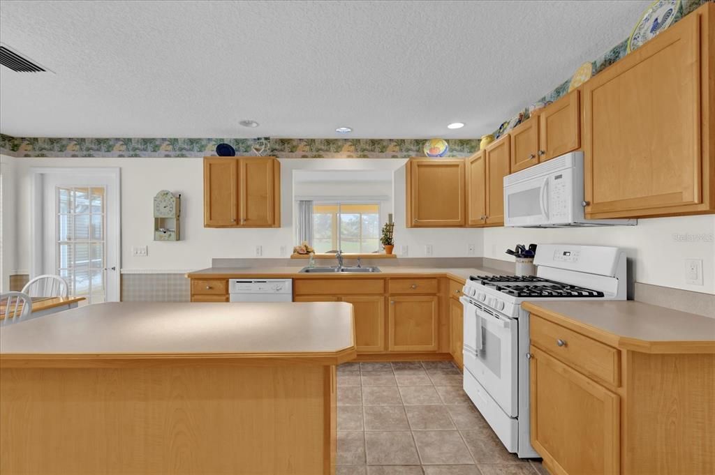 En Venta: $395,000 (3 camas, 2 baños, 1644 Pies cuadrados)
