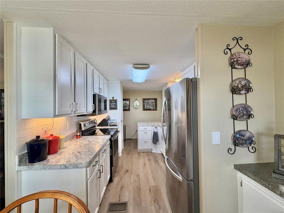 For Sale: $152,000 (2 beds, 2 baths, 1216 Square Feet)