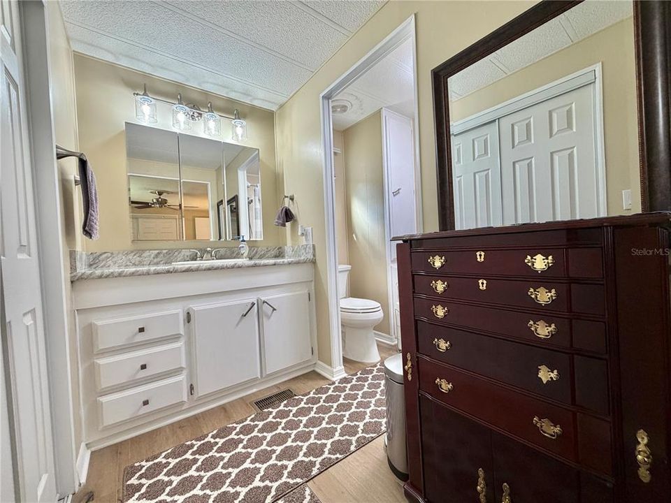 For Sale: $152,000 (2 beds, 2 baths, 1216 Square Feet)