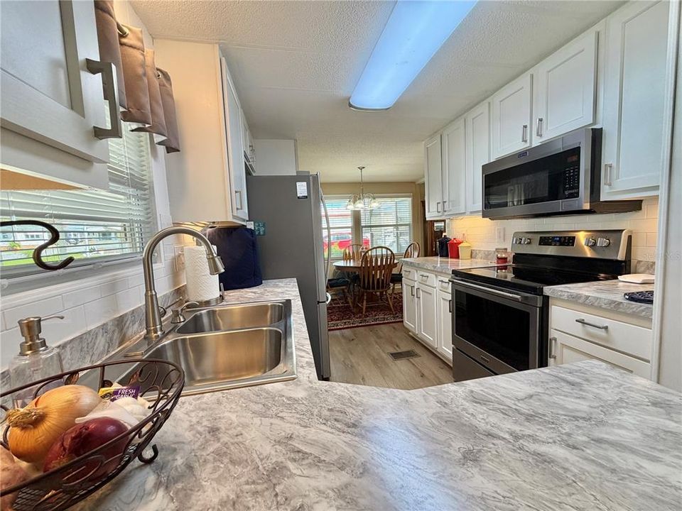 For Sale: $152,000 (2 beds, 2 baths, 1216 Square Feet)