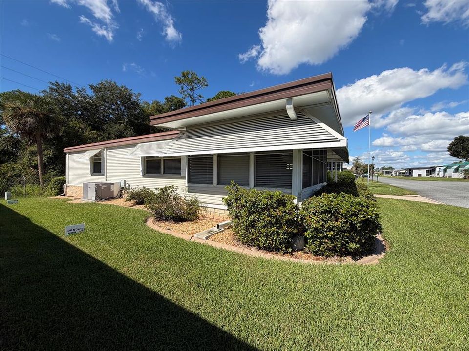 For Sale: $152,000 (2 beds, 2 baths, 1216 Square Feet)