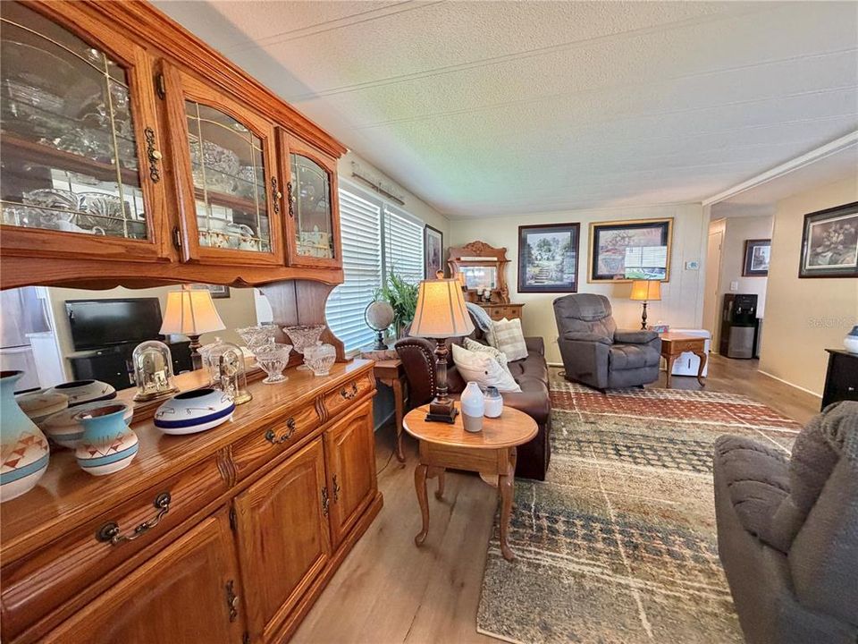 For Sale: $152,000 (2 beds, 2 baths, 1216 Square Feet)