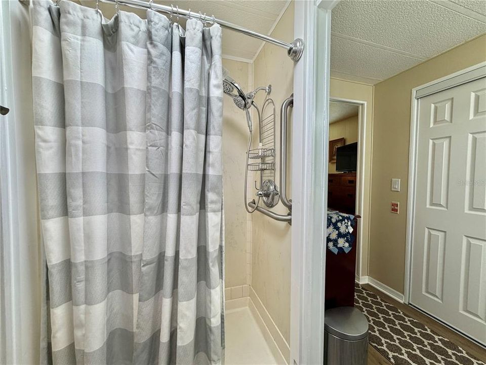 For Sale: $152,000 (2 beds, 2 baths, 1216 Square Feet)