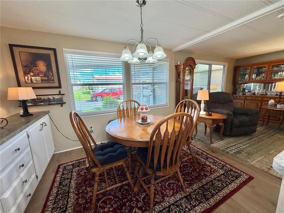 For Sale: $152,000 (2 beds, 2 baths, 1216 Square Feet)