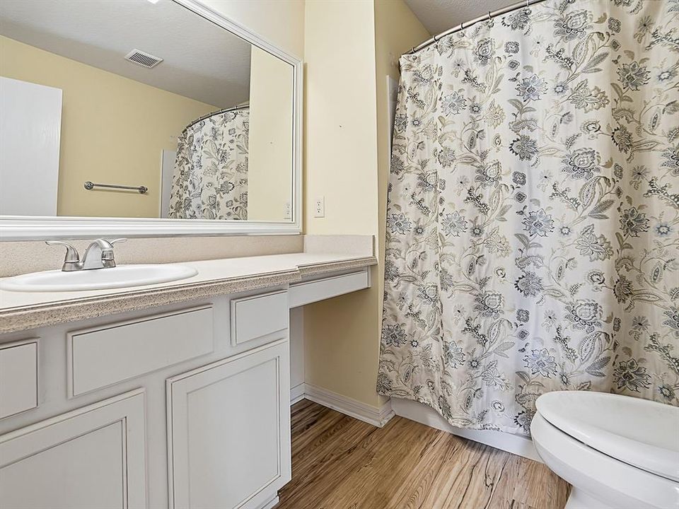 For Sale: $279,000 (2 beds, 2 baths, 1382 Square Feet)