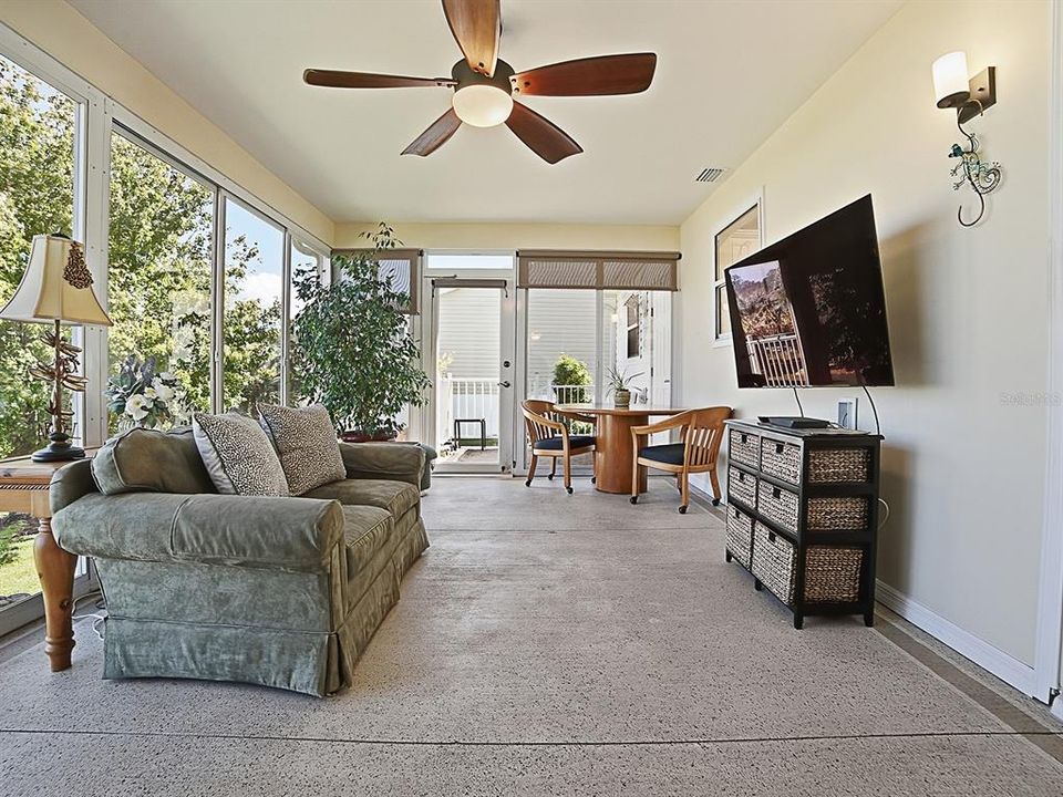 For Sale: $279,000 (2 beds, 2 baths, 1382 Square Feet)