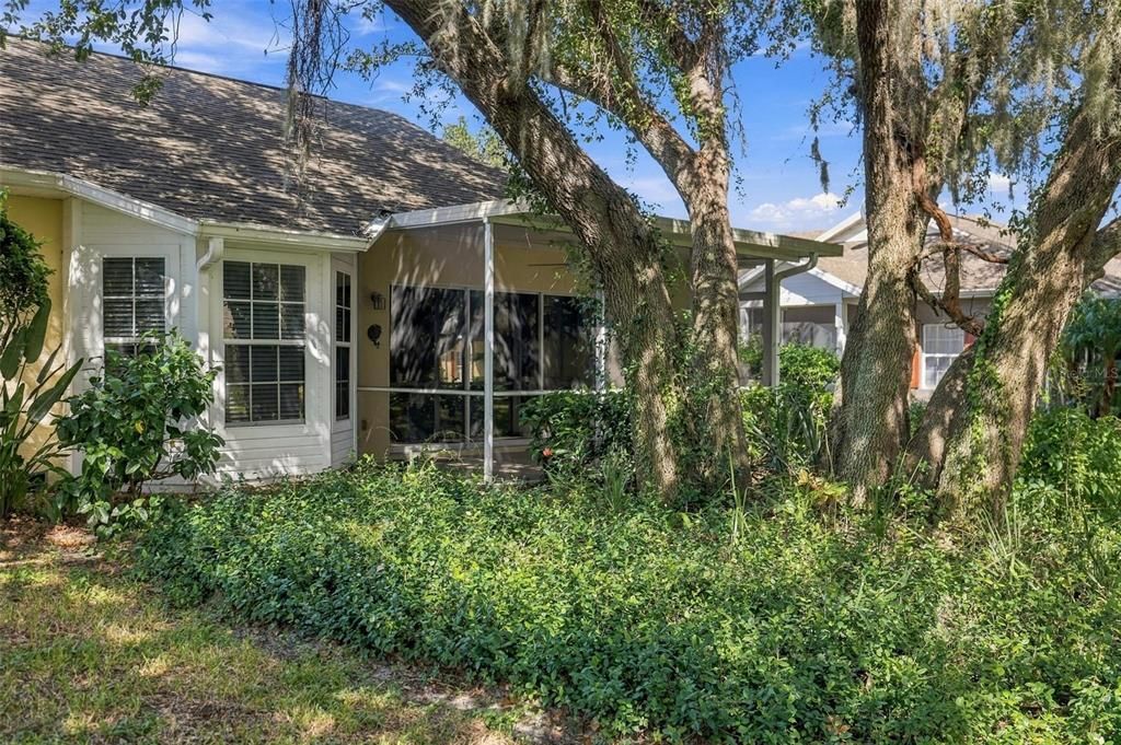 For Sale: $250,000 (2 beds, 2 baths, 1364 Square Feet)