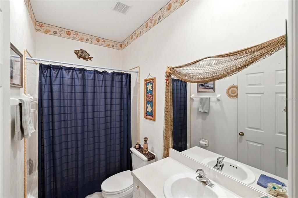 For Sale: $250,000 (2 beds, 2 baths, 1364 Square Feet)