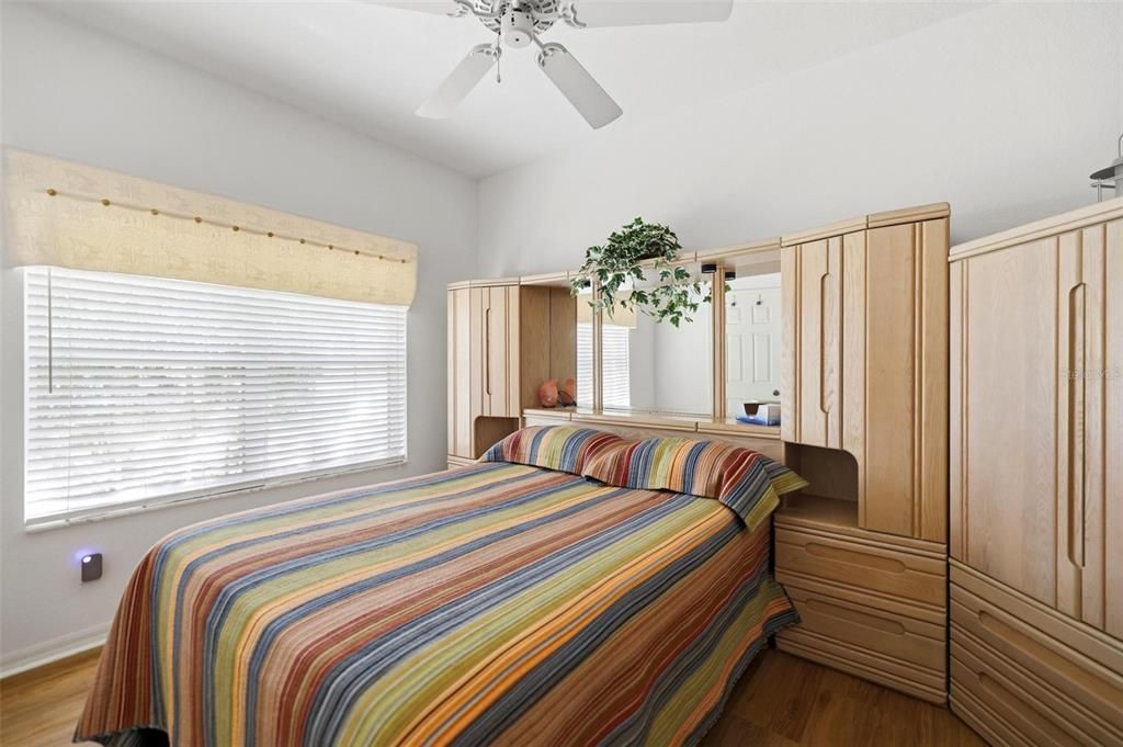 For Sale: $250,000 (2 beds, 2 baths, 1364 Square Feet)