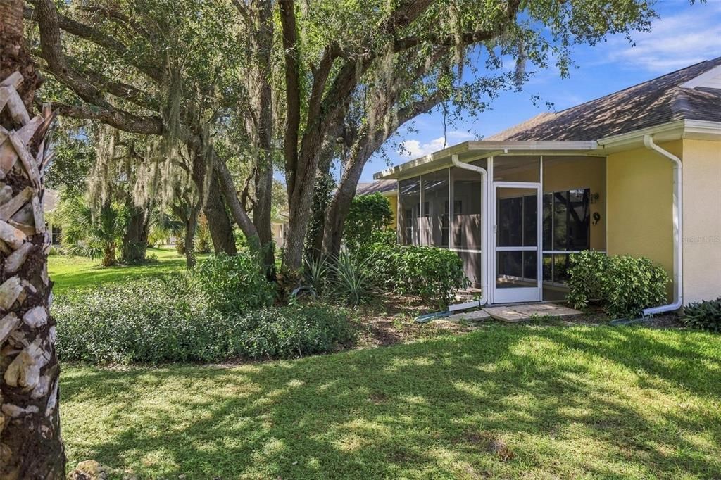 For Sale: $250,000 (2 beds, 2 baths, 1364 Square Feet)
