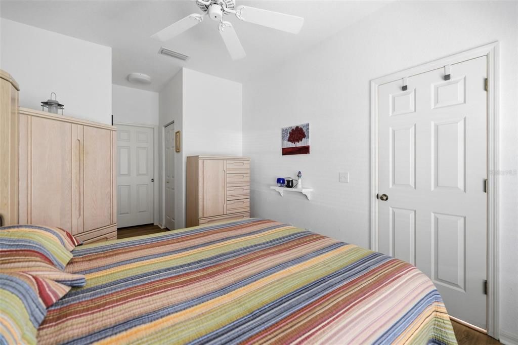 For Sale: $250,000 (2 beds, 2 baths, 1364 Square Feet)