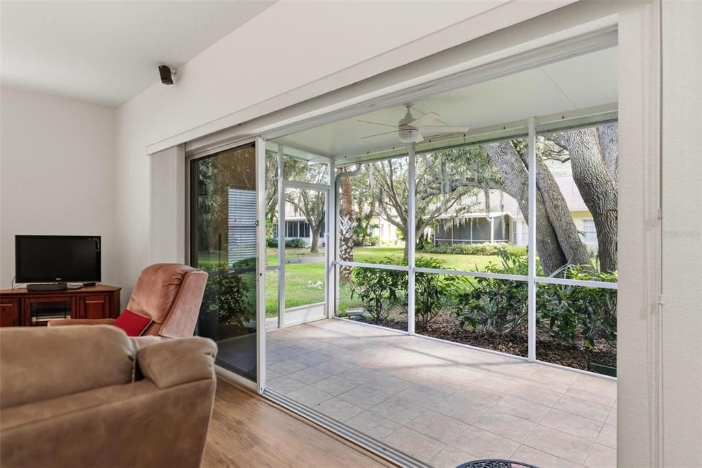 For Sale: $250,000 (2 beds, 2 baths, 1364 Square Feet)
