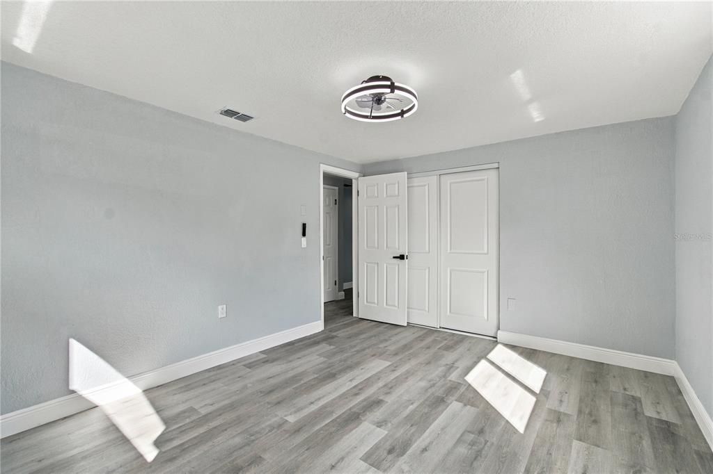 На продажу: $279,900 (3 спален, 2 ванн, 1200 Квадратных фут)