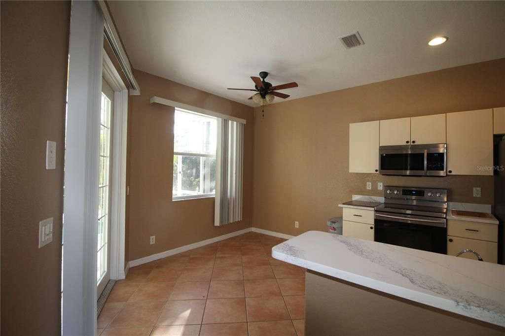 For Rent: $2,400 (3 beds, 2 baths, 1576 Square Feet)