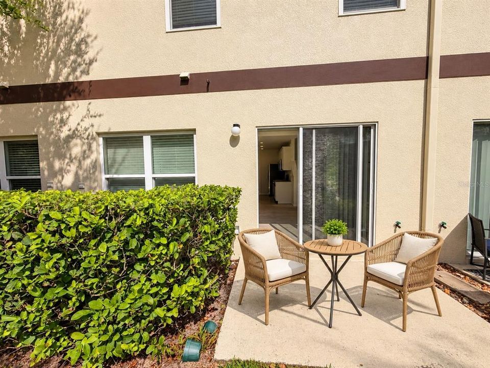 For Rent: $2,200 (3 beds, 3 baths, 1609 Square Feet)