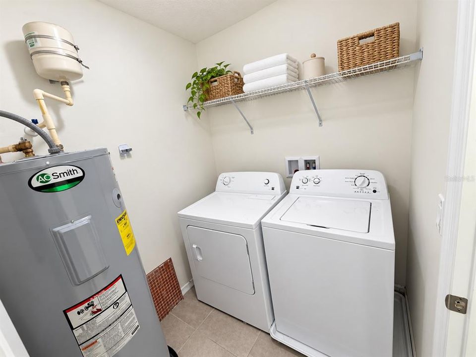 For Rent: $2,200 (3 beds, 3 baths, 1609 Square Feet)