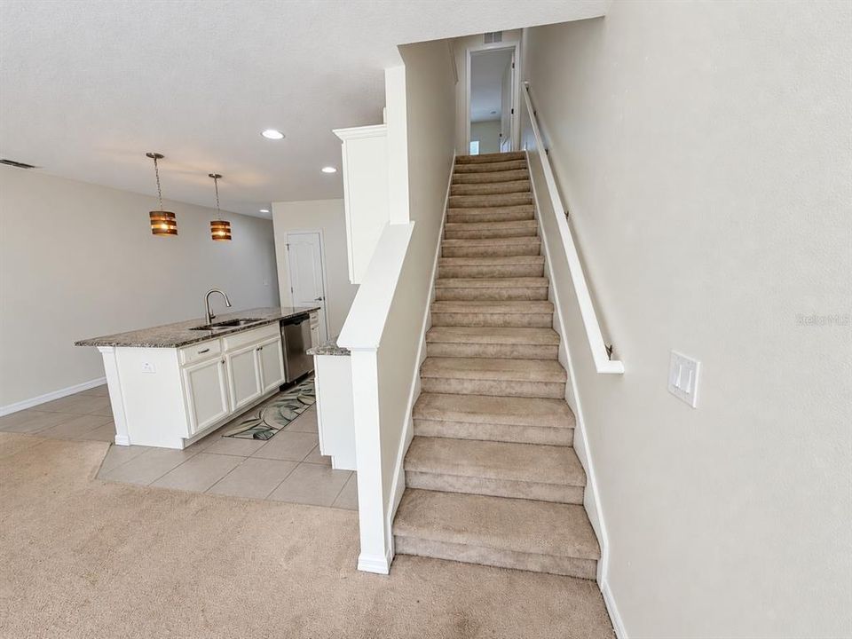 For Rent: $2,200 (3 beds, 3 baths, 1609 Square Feet)