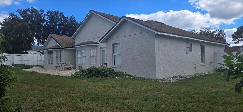 На продажу: $410,000 (4 спален, 2 ванн, 1873 Квадратных фут)