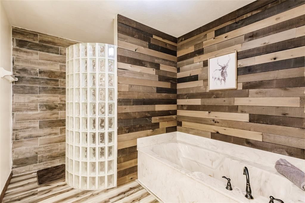 For Sale: $899,000 (5 beds, 3 baths, 2743 Square Feet)