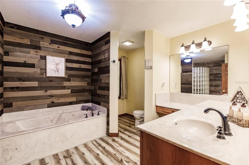 For Sale: $899,000 (5 beds, 3 baths, 2743 Square Feet)