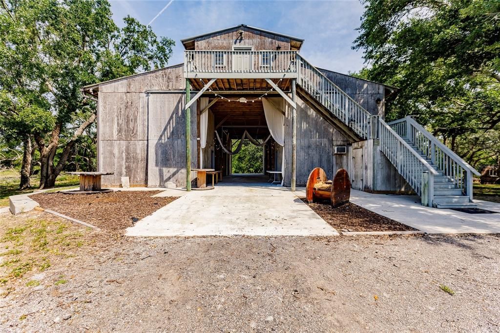 For Sale: $899,000 (5 beds, 3 baths, 2743 Square Feet)