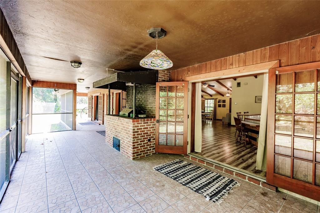 For Sale: $899,000 (5 beds, 3 baths, 2743 Square Feet)