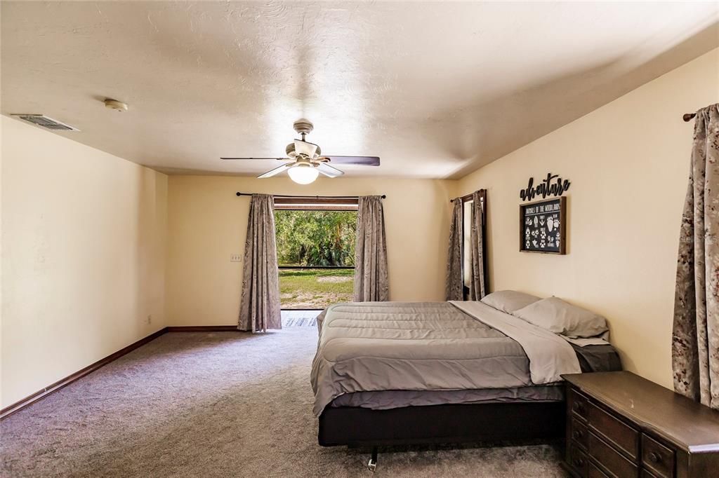 For Sale: $899,000 (5 beds, 3 baths, 2743 Square Feet)