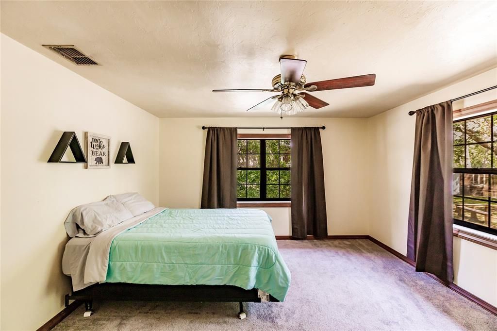 For Sale: $899,000 (5 beds, 3 baths, 2743 Square Feet)