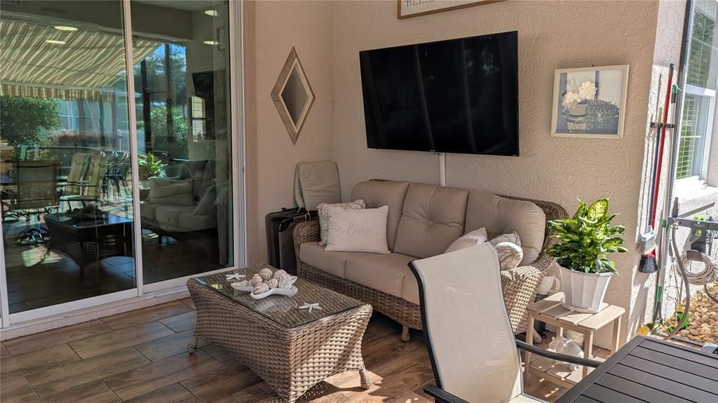 For Sale: $319,000 (2 beds, 2 baths, 1749 Square Feet)