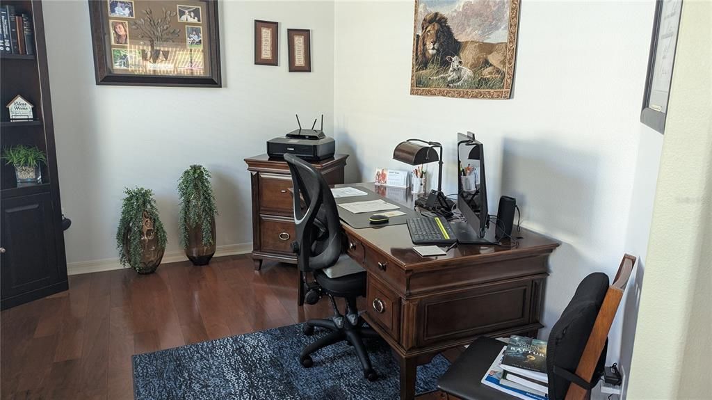 For Sale: $319,000 (2 beds, 2 baths, 1749 Square Feet)