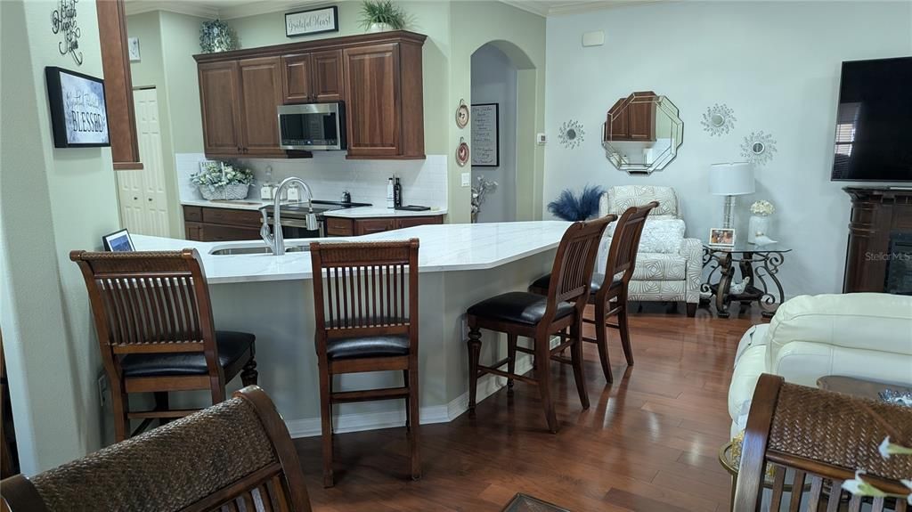For Sale: $319,000 (2 beds, 2 baths, 1749 Square Feet)