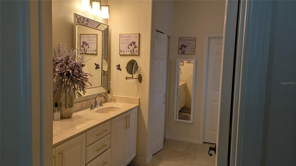 For Sale: $319,000 (2 beds, 2 baths, 1749 Square Feet)