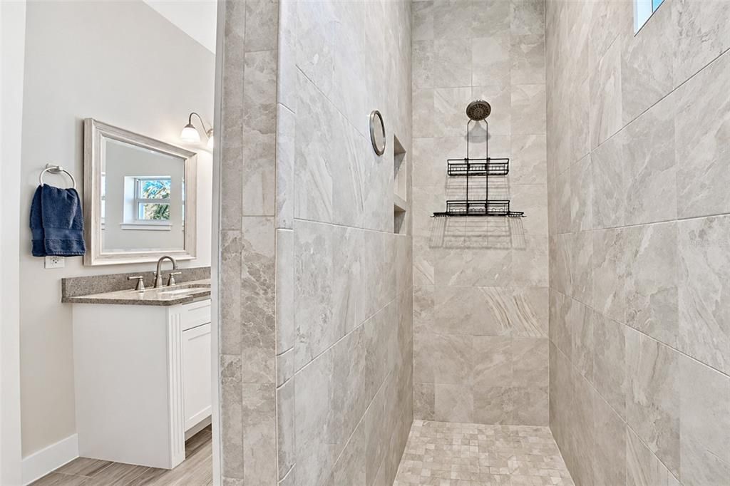 En Venta: $629,000 (3 camas, 2 baños, 1821 Pies cuadrados)