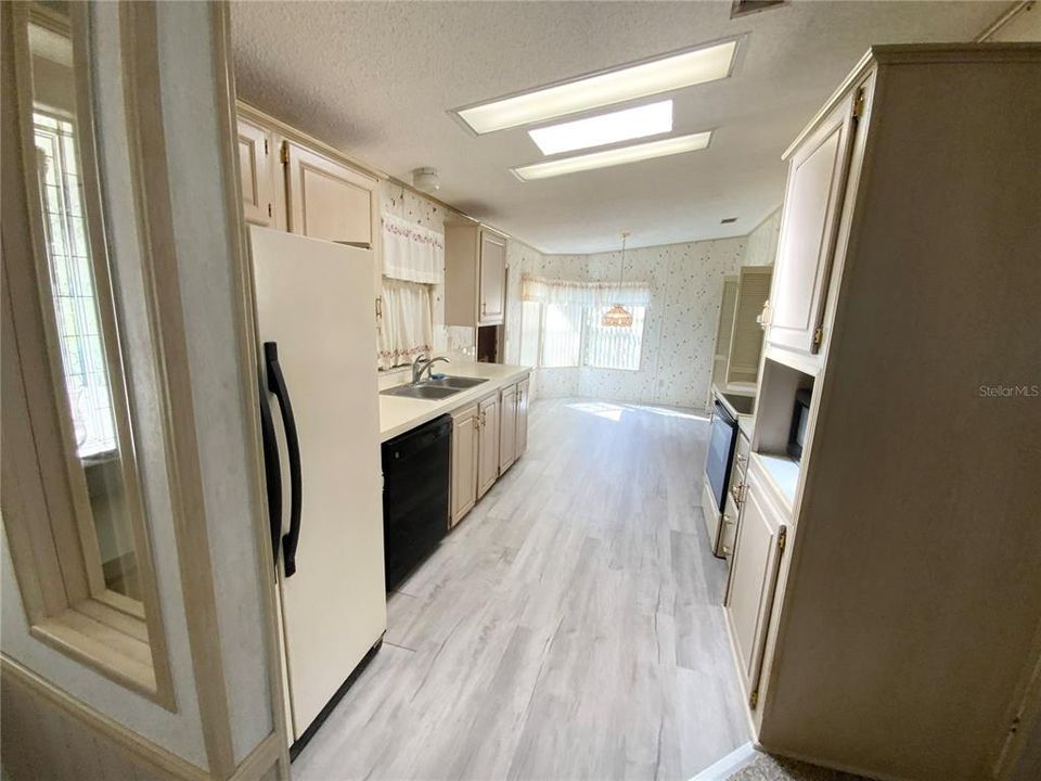 En Venta: $167,800 (3 camas, 2 baños, 1404 Pies cuadrados)
