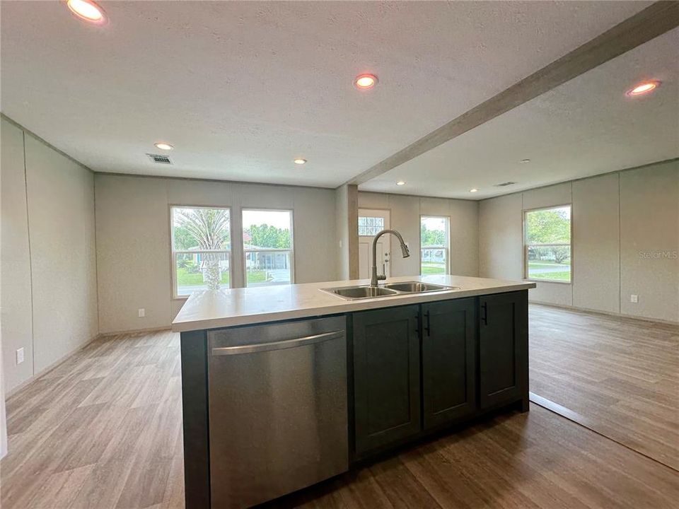 En Venta: $259,900 (3 camas, 2 baños, 1404 Pies cuadrados)