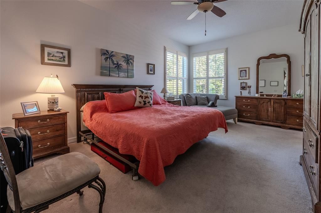 For Sale: $249,900 (2 beds, 2 baths, 1759 Square Feet)