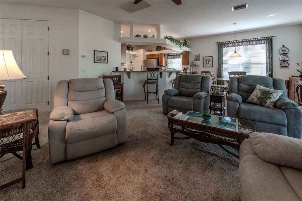 For Sale: $249,900 (2 beds, 2 baths, 1759 Square Feet)