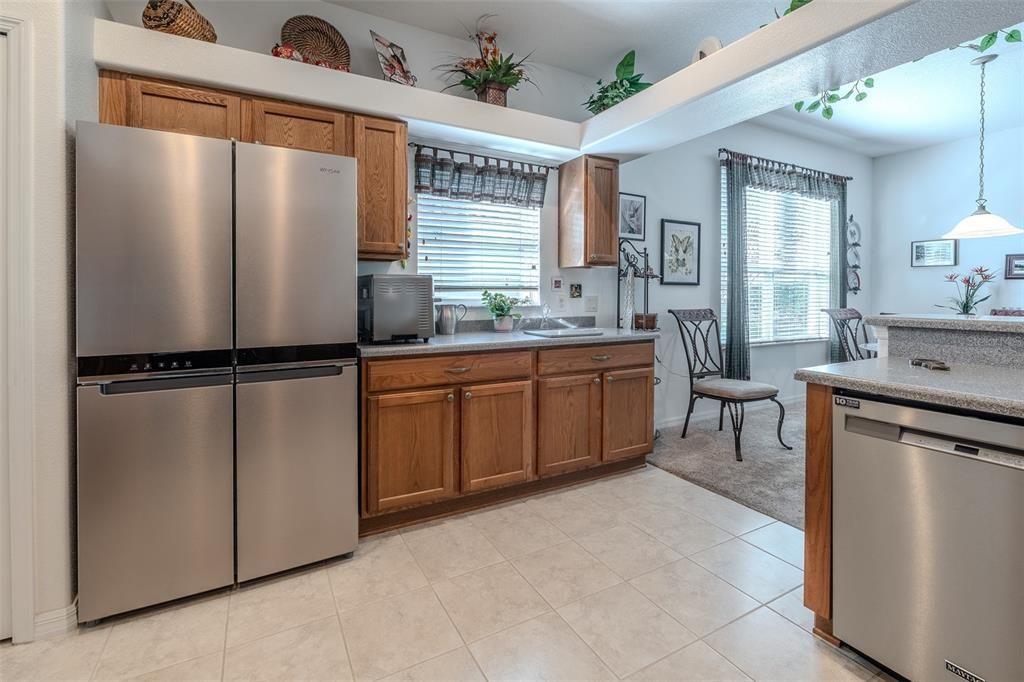 For Sale: $249,900 (2 beds, 2 baths, 1759 Square Feet)
