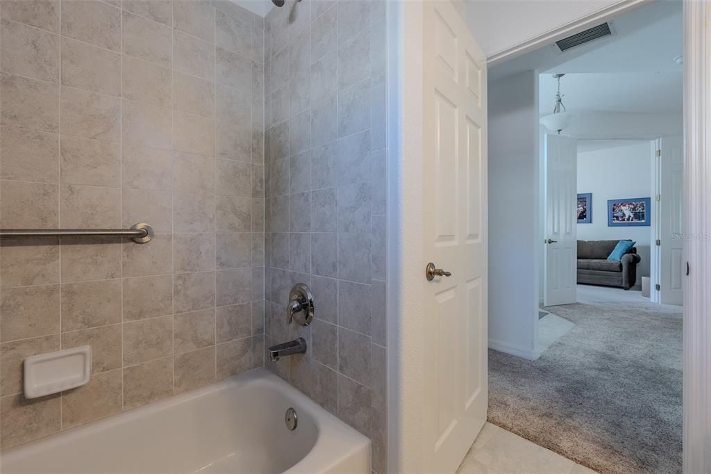 For Sale: $249,900 (2 beds, 2 baths, 1759 Square Feet)
